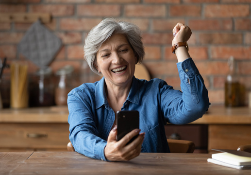 Aplikacja pomagaj korzystaj udostepnia uczestnikom liczne funkcje